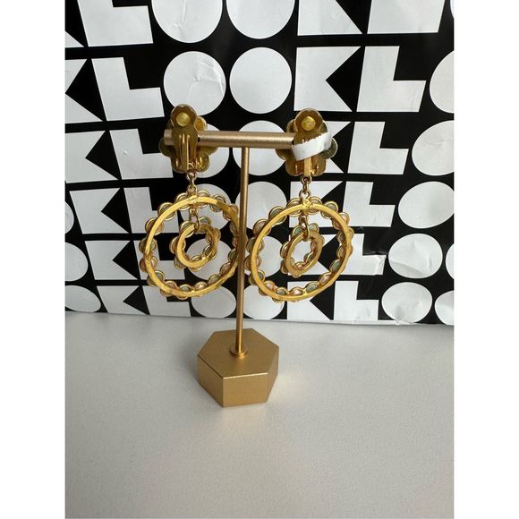 Sylvia Toledano
Flower Candies 22K Goldplated & Multi-Stone Clip-On Drop Earring - Picture 4 of 5